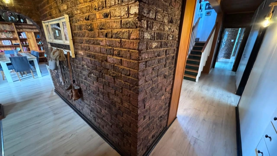 5 Bedroom Property for Sale in Royldene Northern Cape
